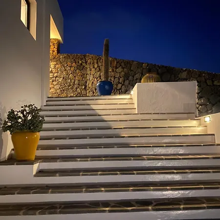 V Villa *